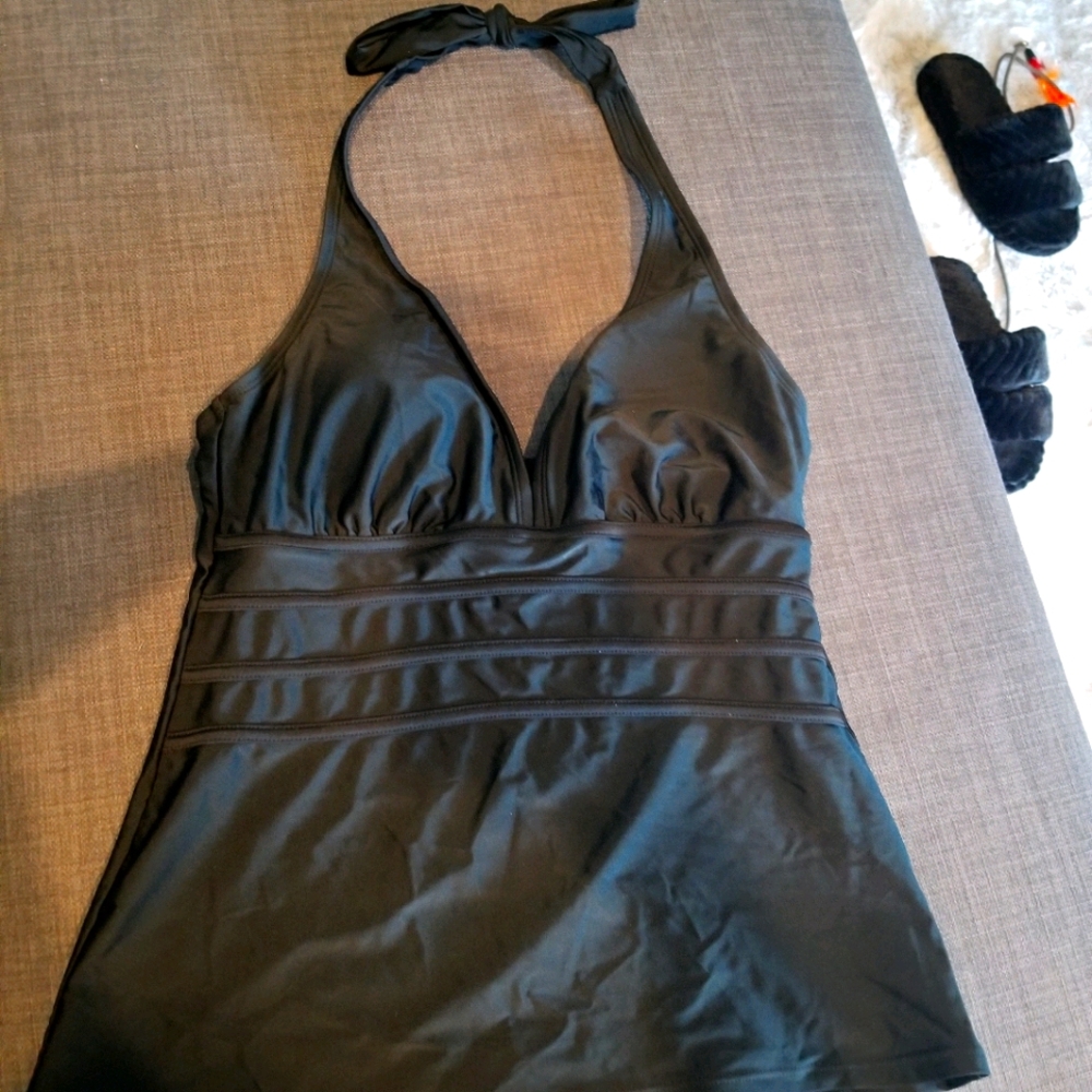 Halter tankini top,like new